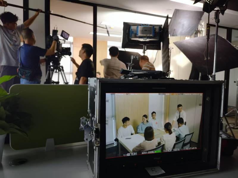 泰山区TVC拍摄公司：科技产品视觉化大师，诠释未来感与功能美学